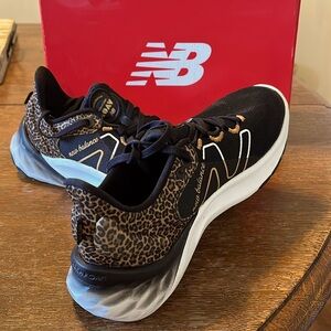 New Balance tennis shoes